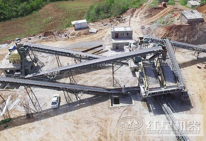 反击式破碎机组成的白云石细碎生产线